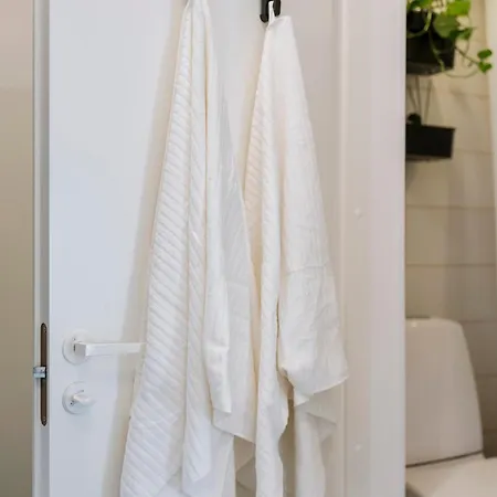 For Friends & Families 아파트