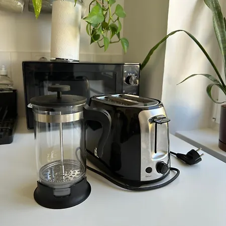 아파트 For Friends & Families *